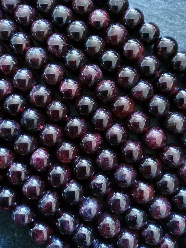 7.7mm Natural Garnet Round Undyed Gemstone Beads. Full 15 inch Strand Hole: 1mm (IMPERFECT)