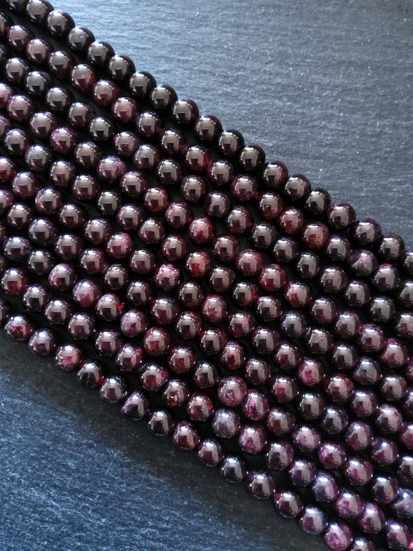 7.7mm Natural Garnet Round Undyed Gemstone Beads. Full 15 inch Strand Hole: 1mm (IMPERFECT)