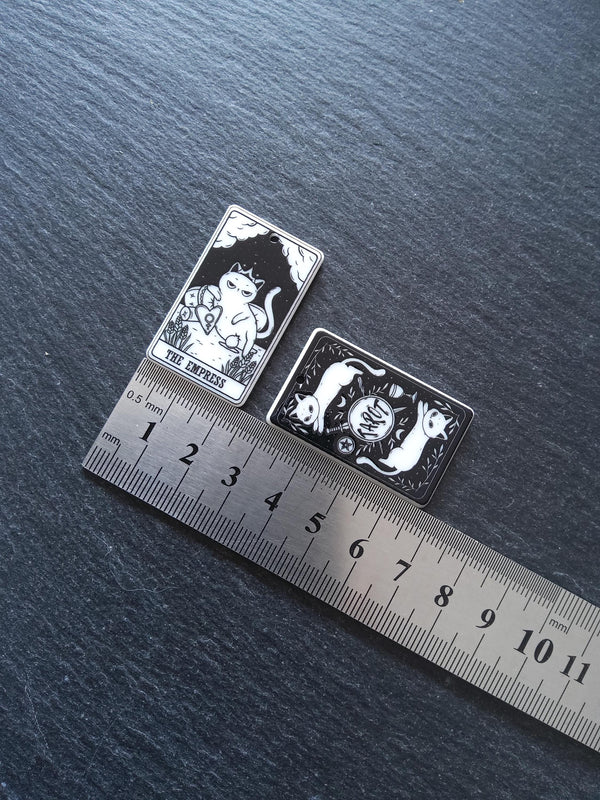 2 or 10 The Empress Cat Tarot Card Charms White & Black Resin 38x23mm