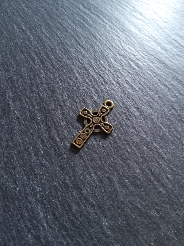 8 or 40 Celtic Cross Charms Antique Bronze Tone 26x16mm