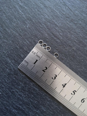 200 Stainless Steel 4mm Jump Rings 0.5mm (24 Gauge) - ContentedCatz