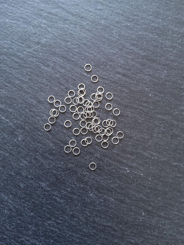 200 Stainless Steel 4mm Jump Rings 0.5mm (24 Gauge) - ContentedCatz