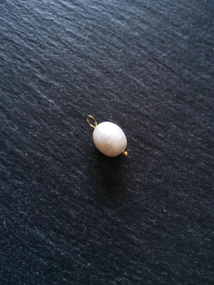 2 or 10 Natural Cultured Freshwater Pearl Charms 16mm