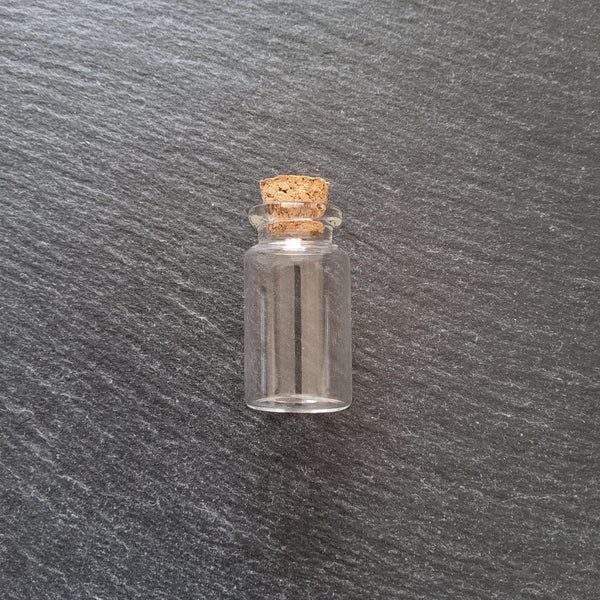 5 Little Glass Bottles 8ml with Cork Stoppers 40x22mm